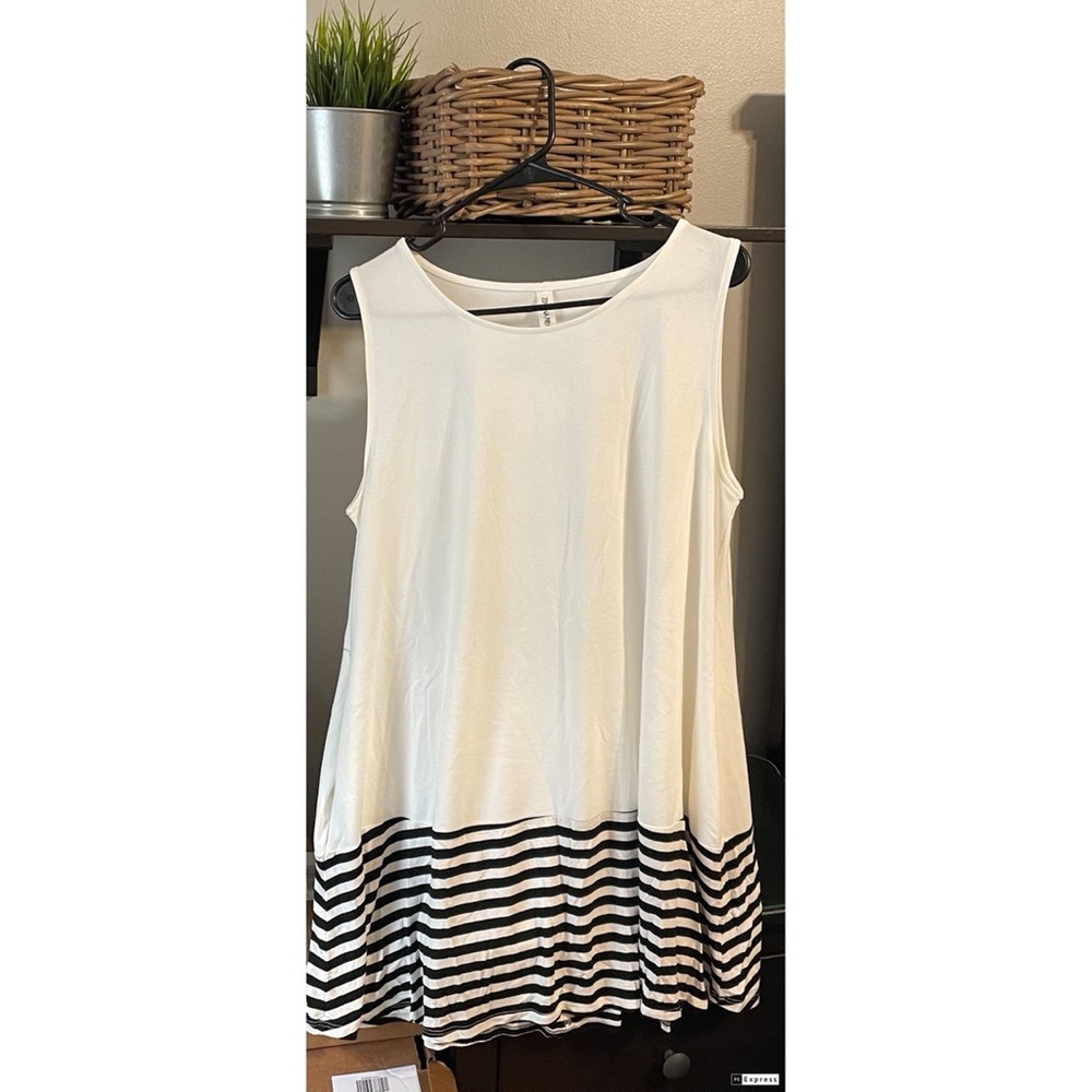 B&W Sleeveless Top